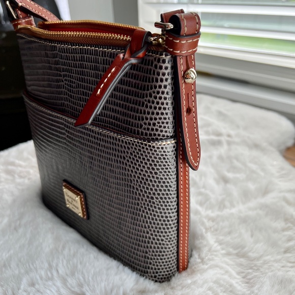 NWOT Dooney & Burke Lizard Embossed Letter Carrier Crossbody Chestnut - Picture 14 of 15